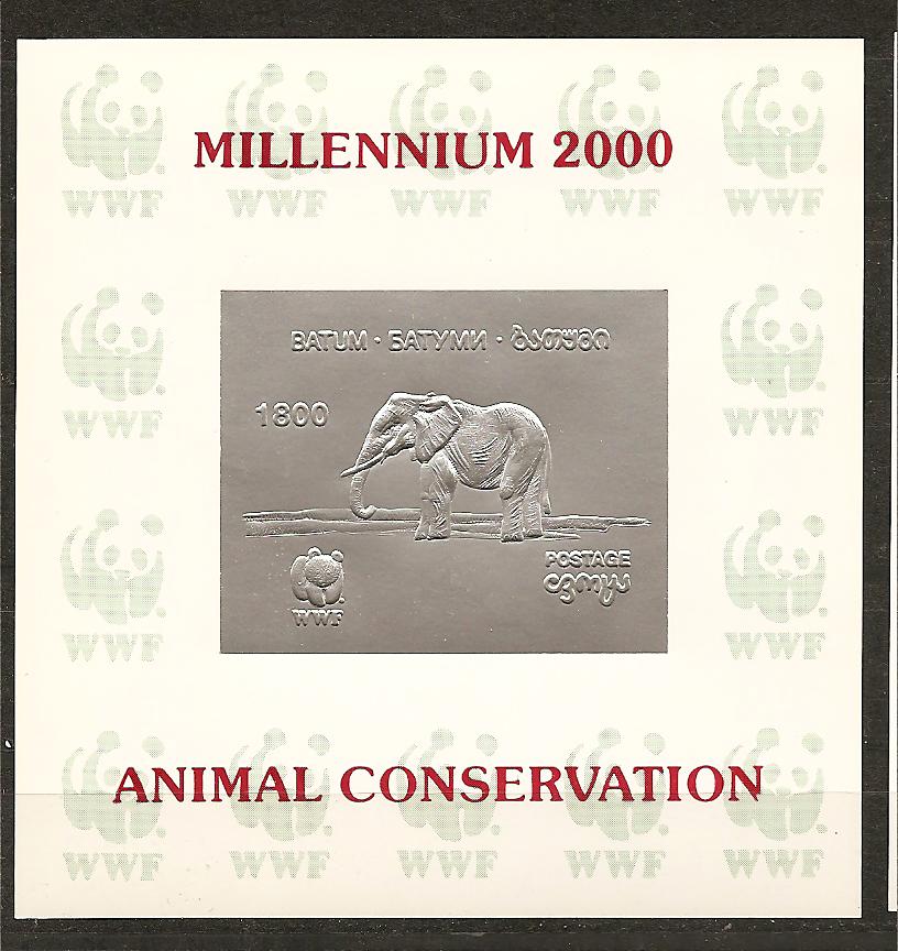 24208 - Batum - foglietto non dentellato laminato in argento: Animali da salvare: Elefante - rosso