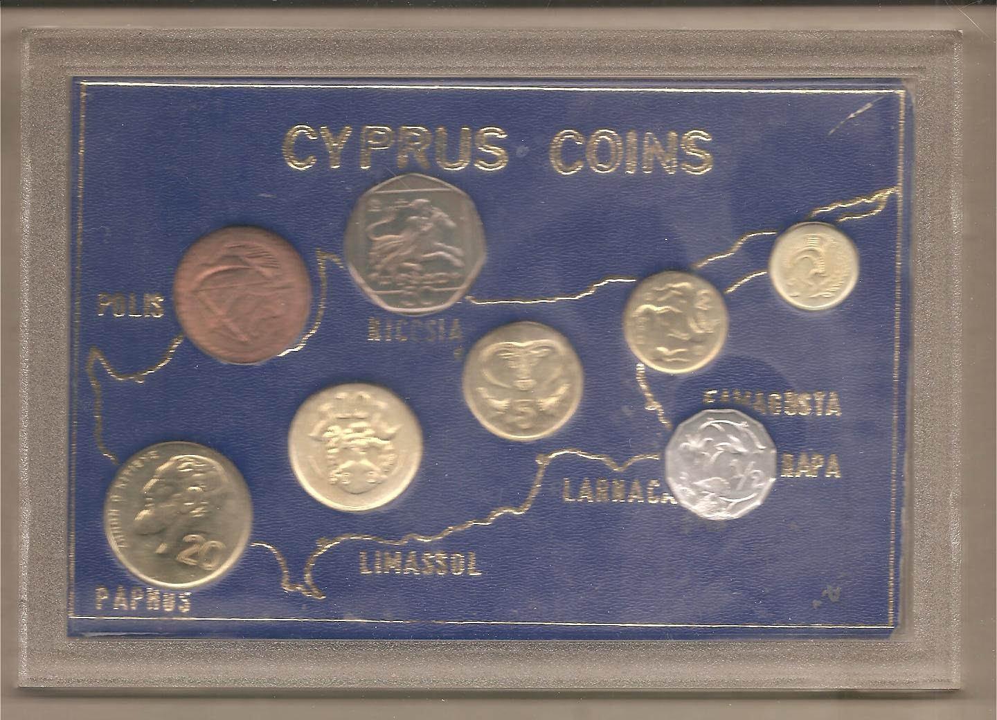 42512 - Cipro - lotto di monete in cofanetto