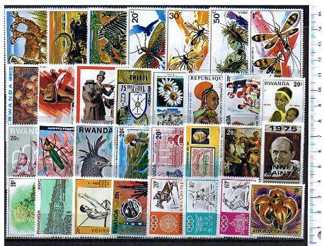 44554 - RWANDA  Collezione 31 francobolli diversi nuovi o timbrati