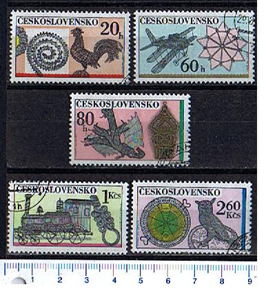 4544 - CECOSLOVACCHIA,  Anno 1972-2204- Yvert 1930/34  *- Creazioni artistiche popolari   -  5 valori serie completa timbrata