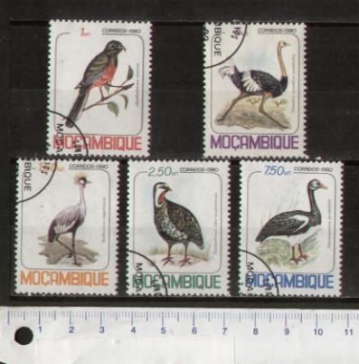 45698 - MOZAMBICO S-192 -Yvert 701/05  * 	Uccelli diversi - 5 valori serietta timbrata