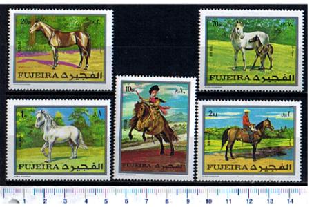 47485 -  FUJEIRA (ora U.E.A.), Anno 1970-549-53  *	 Cavalli nei dipinti famosi - 5 valori serie completa nuova