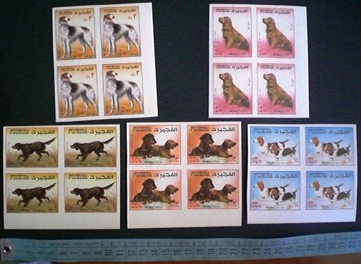 47548 - FUJEIRA (ora U.E.A.), Anno 1970-561-65 *  	Cani da caccia nei dipinti - 5 valori non dentellati serie completa nuova senza colla in Quartina