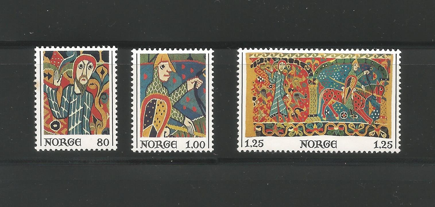 51207 - NORVEGIA - 1976 - Natale - Serie compl. 3 val. nuovi - Michel : 734/736 - Yvert : 690/692 - (NOR004)