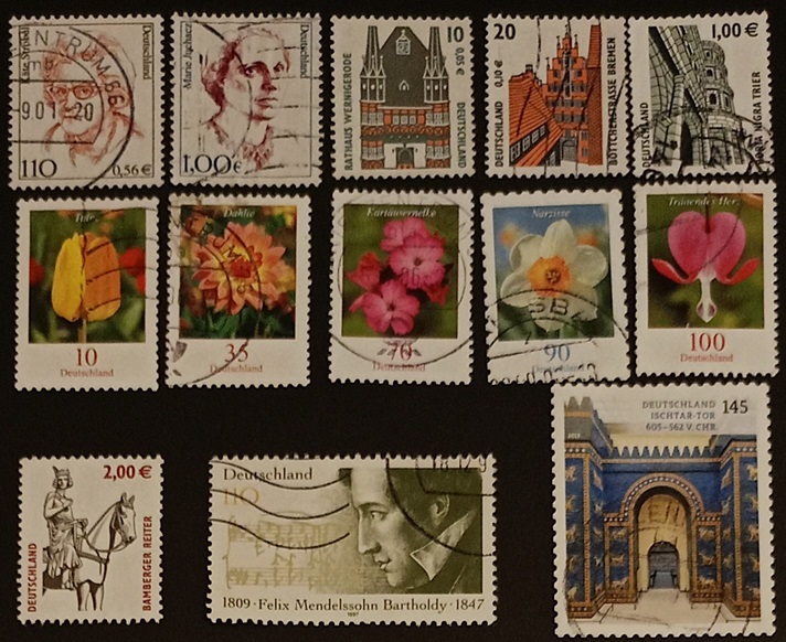 52102 - 13 francobolli usati