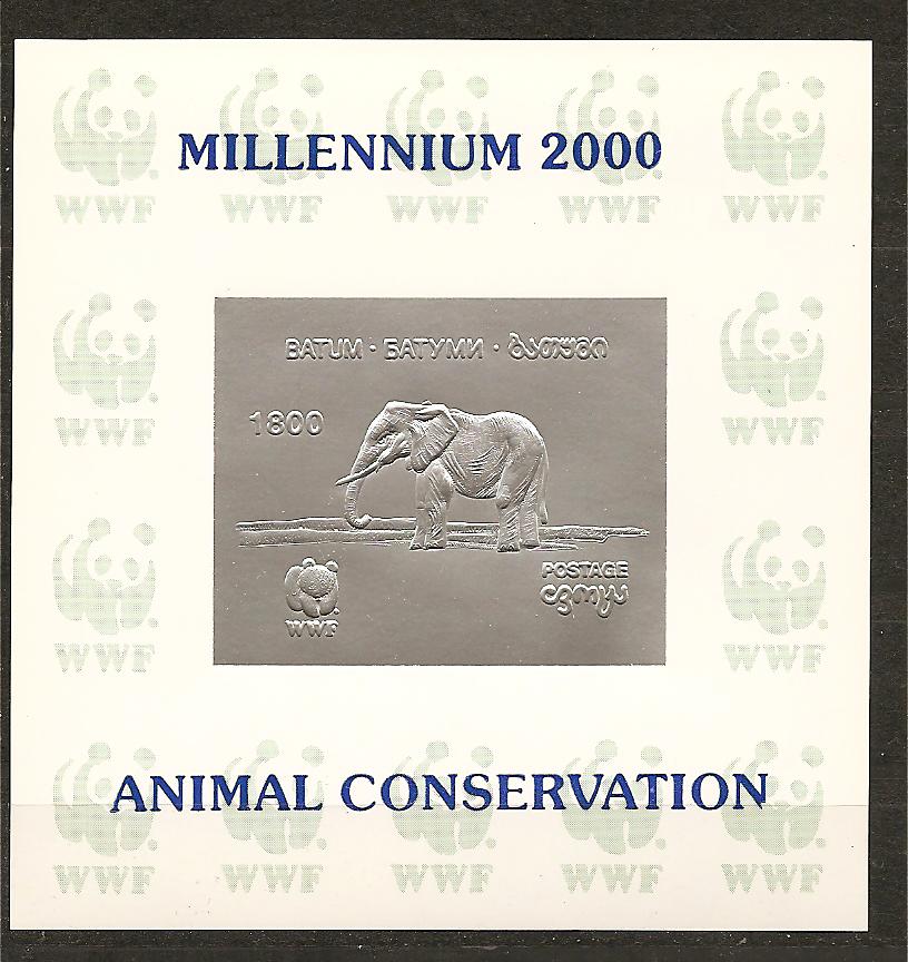 24212 - Batum - foglietto non dentellato laminato in argento: Animali da salvare: Elefante - blu