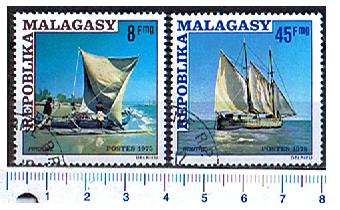 26202 - MADAGASCAR,  Anno 1975-3626,  Yvert 576/577 *  Barche e piroghe a vela -  2 valori serie completa timbrata