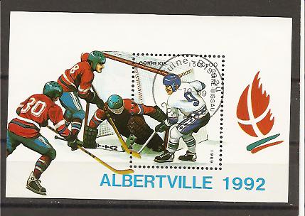 26644 - Guinea Bissau - foglietto usato: Olimpiadi invernali di Albertville 1992 - Hockey ghiaccio