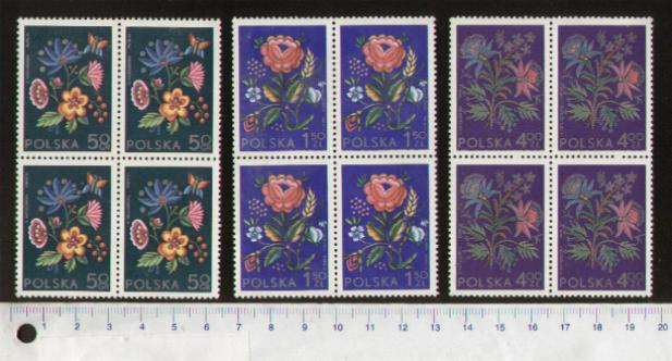 40929 - POLONIA 1974-2151-2153 Fiori dipinti - quartina di 3 valori serie completa nuova senza colla - acquisto minimo  5,00