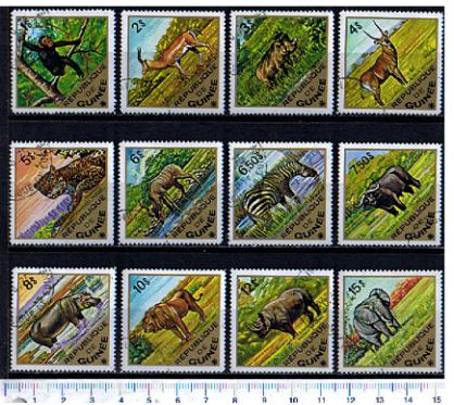43033 - GUINEA	1975-3400- Yvert 539/550 *  Animali soggetti diversi - 12 valori serie completa timbrata  - disponibile anche in quartina