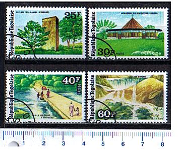 43179 - TOGO	1975-3460  Vedute soggetti diversi	 - 4 valori serie completa timbrata - Yvert n 832/35