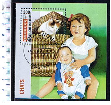 43933 - BENIN	1995-202F  Gatto e bambini  -  Foglietto 	timbrato	completo	-  Yvert n° BF 29