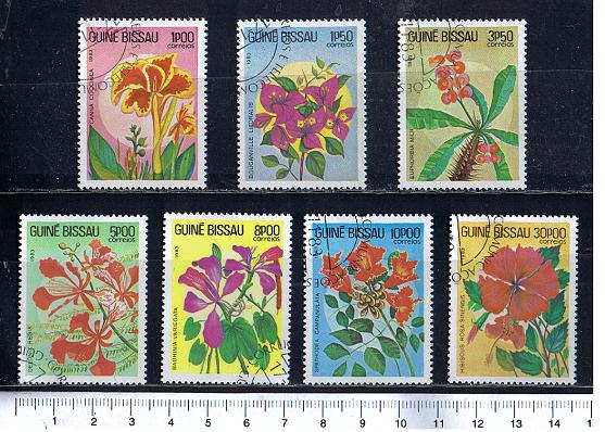 44004 - GUINEA BISSAU  1983-443  Fiori diversi  -  7 valori serie completa timbrata