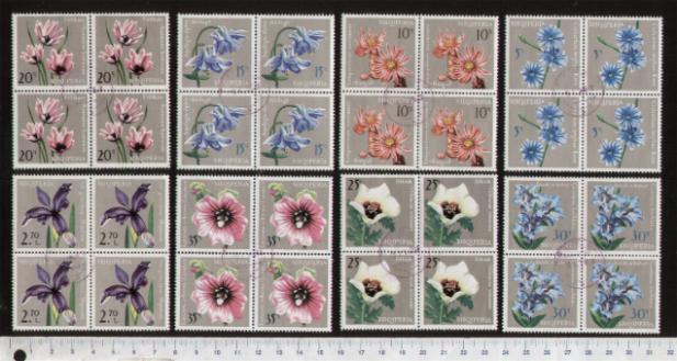 44397 - ALBANIA	1975-3366	Fiori soggetti diversi - 8 valori serie completa timbrata in quartina - Yvert n 1572/79