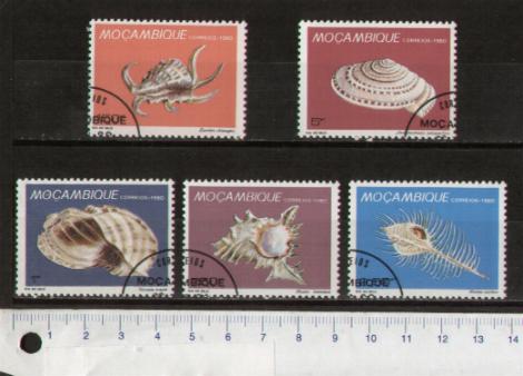 45681 - MOZAMBICO  S-190-Yvert 716-20 *	Conchiglie diverse - 5 valori serietta timbrata