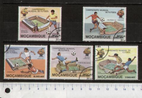 45729 - MOZAMBICO 1981-S-196 -Yvert 725/29  * 	Coppa del Mondo di Calcio in Spagna - 5 valori serietta timbrata