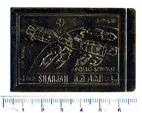 47226 - SHARJAH (ora U.E.A.), Anno 1972-# 908 * Missione spaziale Apollo-Soyuz  - impresso su gold foil - 1 valore non dentellato completo nuovo
