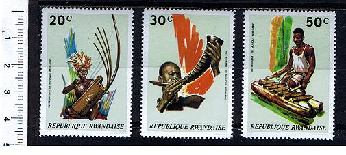 49147 - RWANDA 1973-S-123 * OFFERTA PER RIVENDITORI - Strumenti Musicali  - 10 seriette uguali di 3 valori nuovi - cat. # 515/517 - foto parziale