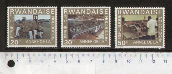 49349 - RWANDA	1975-LS-40 *	Anno della produzione	- serietta di 3 valori nuovi
