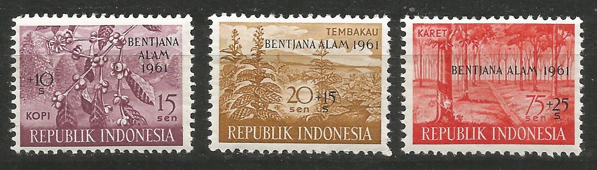 51421 - INDONESIA - 1961 - Fondo di aiuto agli alluvionati - Sovrastampe - 3 val. cpl. nuovi - Michel : 288/290 - Yvert : 133/235 - (IDN002)